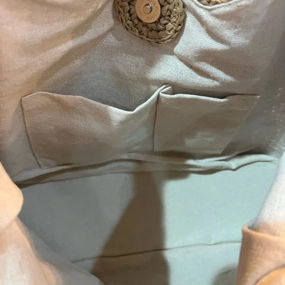 🌾 Tommy Bahama Tan Hobo Bag with Tassel - Picture 10 of 13